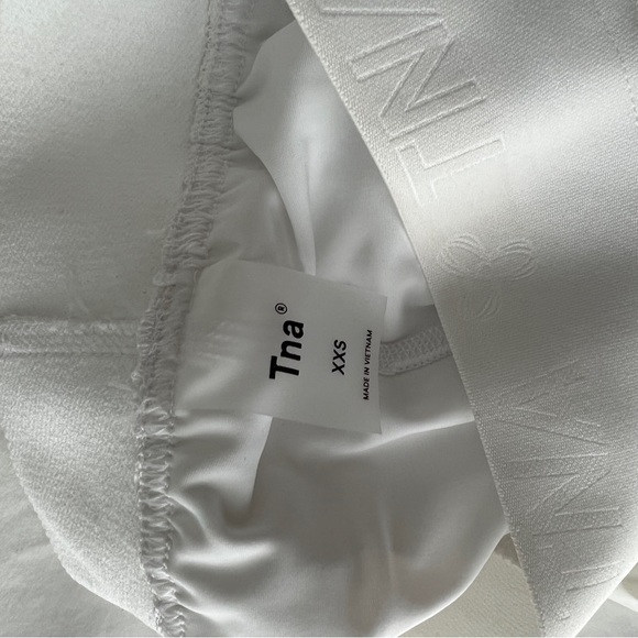 ARITZIA tennis skirt in sizes xxs and xs - Picture 2 of 2